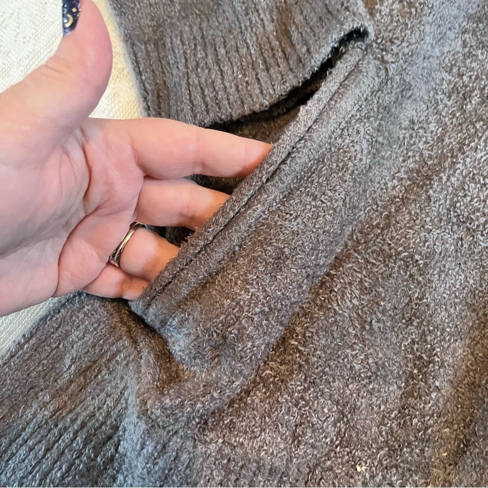 Barefoot dreams CozyChic lite carbon dark gray circle cardi - Picture 5 of 11